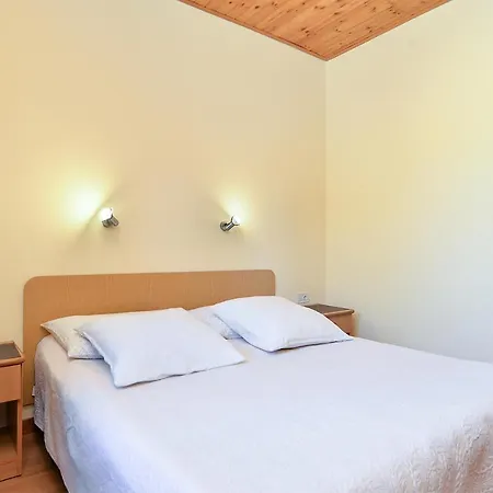 Ana 379 * Rovinj