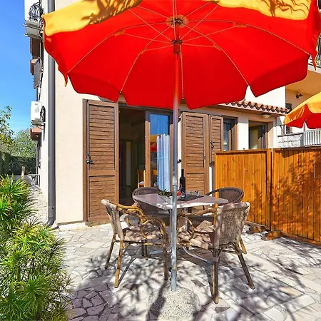 Apartman Ana 379 *