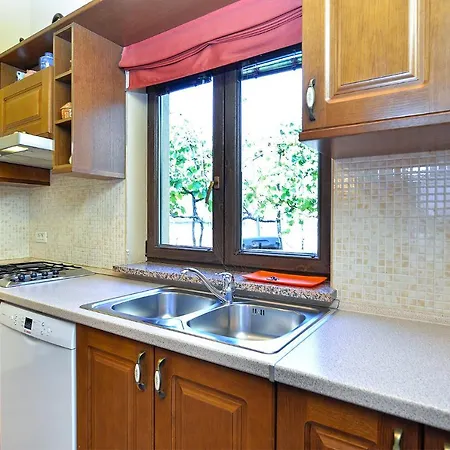 Apartman Ana 379 *